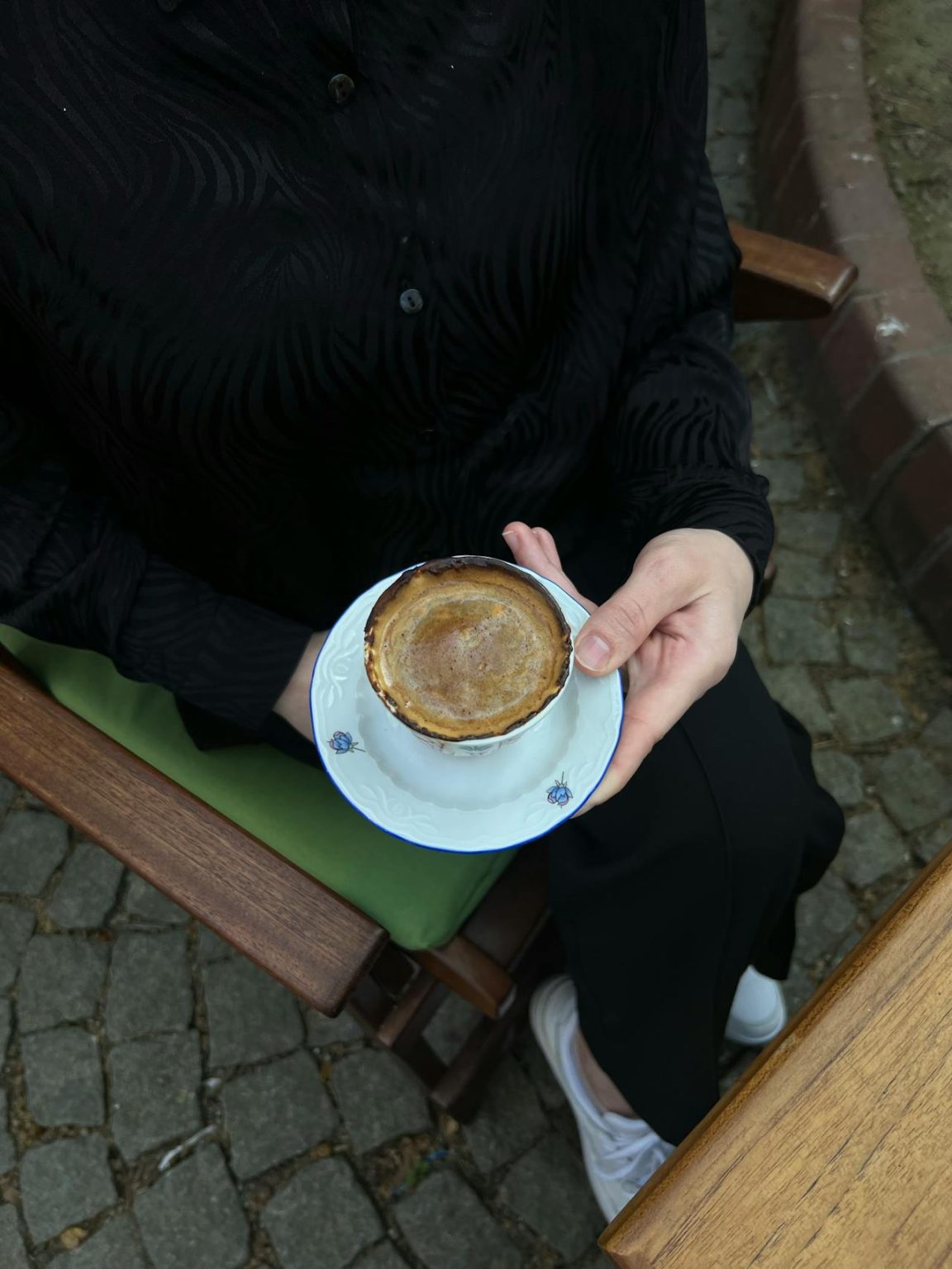 Yüksek Yaka Pileli Elbise ve Kadın Renkli Mini Çizgili Elbise: Zarafetin ve Canlılığın Buluştuğu Moda Trendleri styleofnoir3